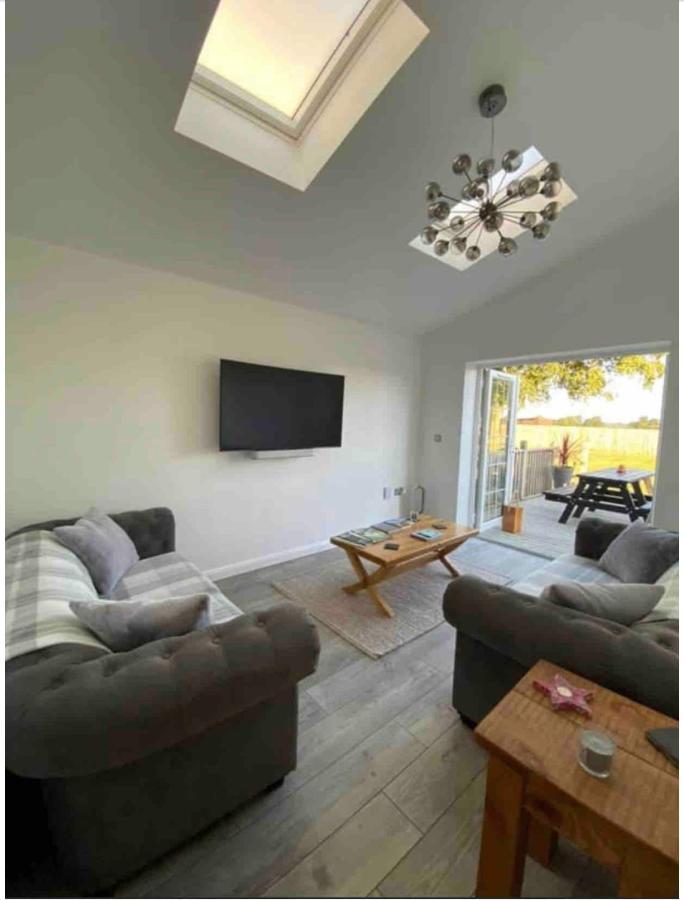 Near Woodbridge The Annexe Eyke Fantastic Views With Dog Secure Garden And Paddock Villa Exterior photo
